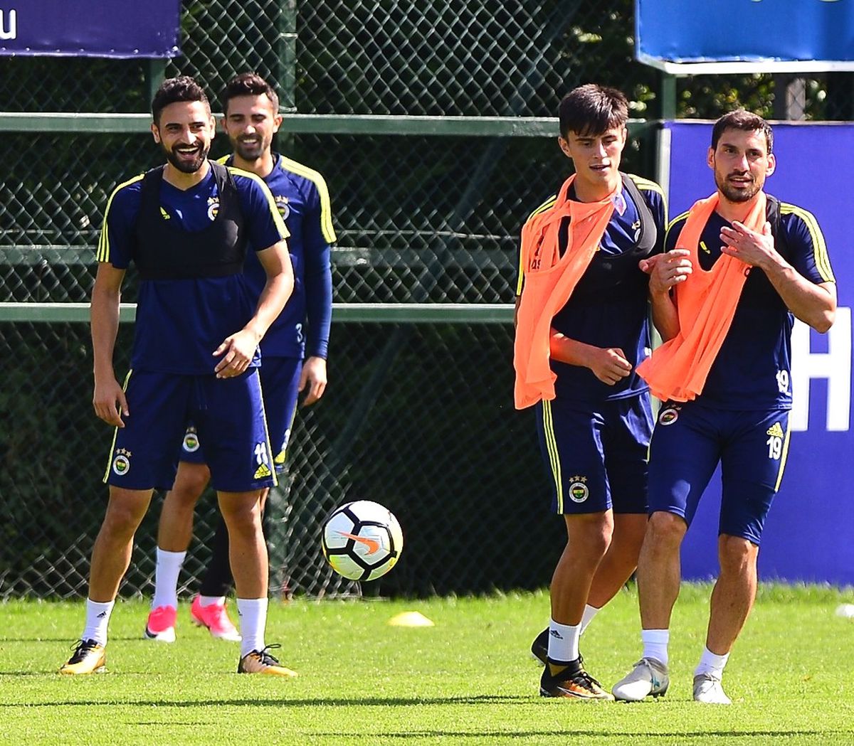 Fenerbahçe\'de Hazırlıklar Devam Etti