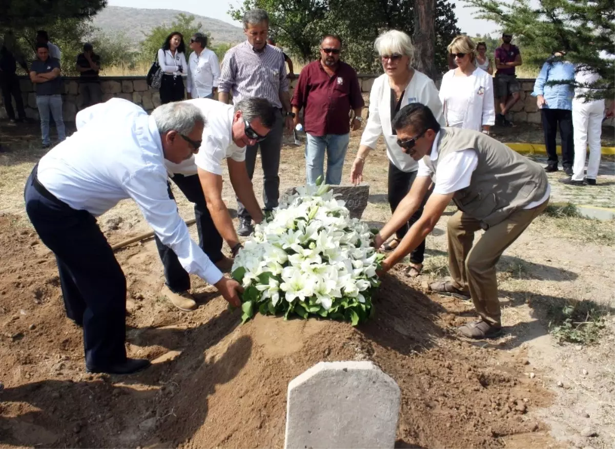 Fransız Vatandaşı Vasiyeti Üzerine Uçhisar\'a Defnedildi