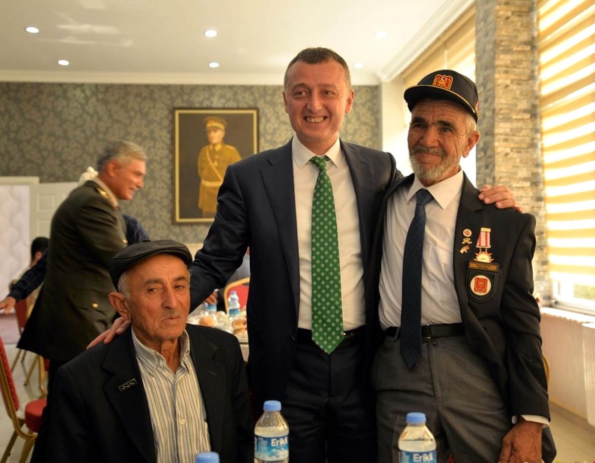 Gaziler Günü\'nde Şehit ve Gazi Aileleri İçin Yemek Verildi