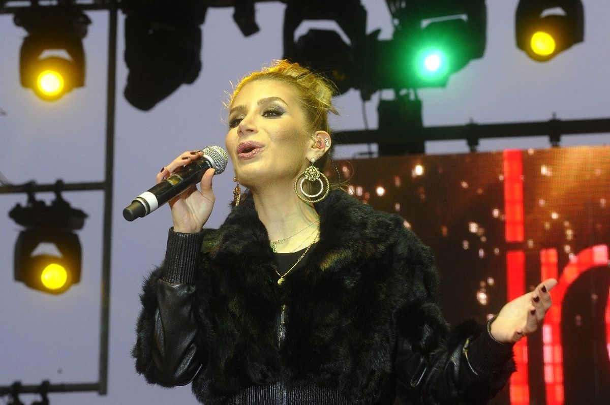 İrem Derici\'den İyi Haber