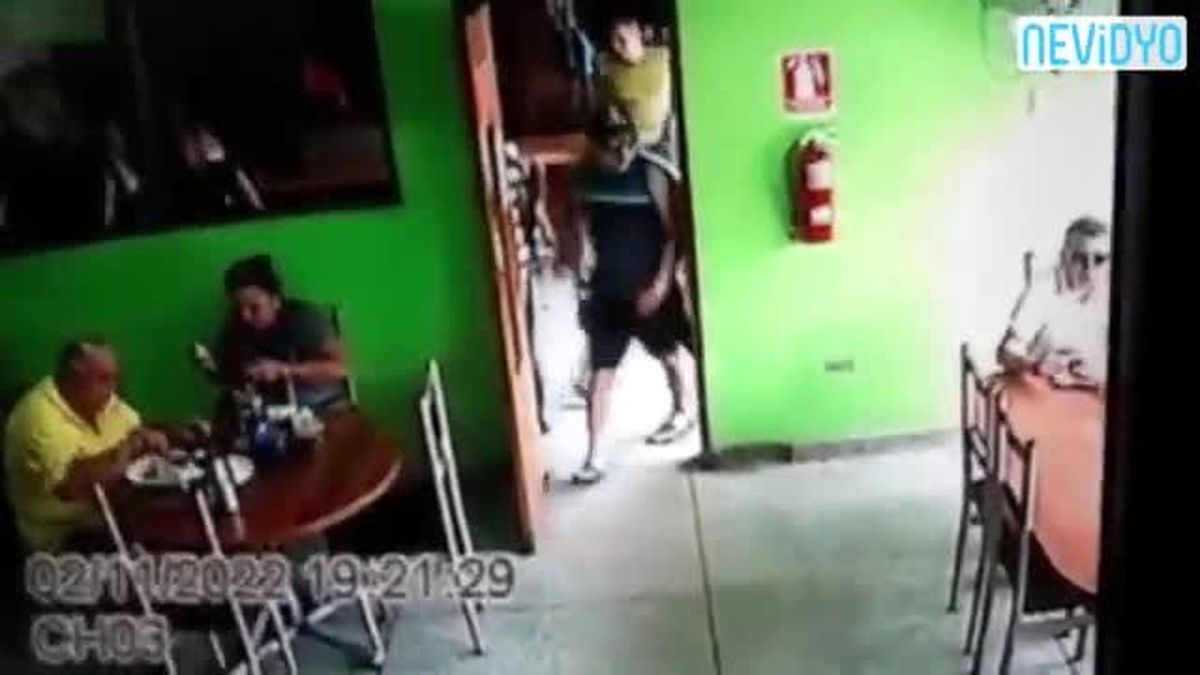 Kafedeki Korkunç Cinayet Kamerada! (+18)