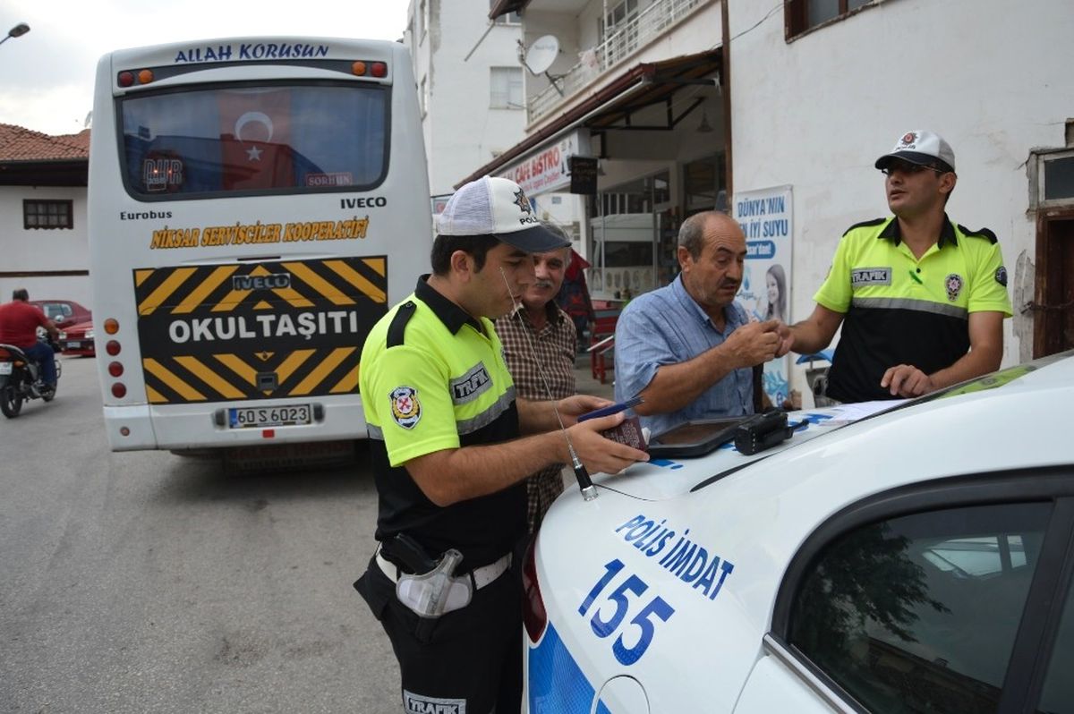 Niksar\'da Öğrenci Servislerine Sıkı Denetim