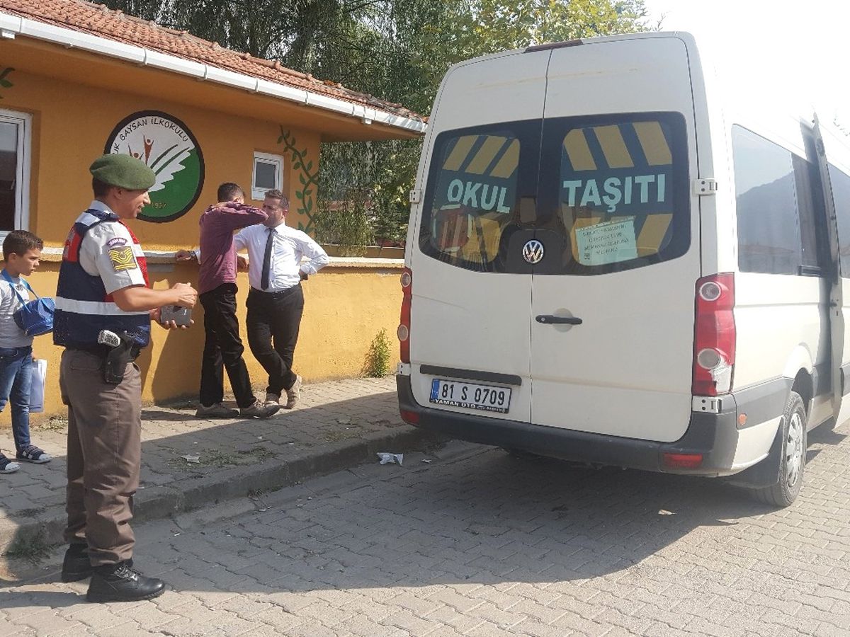 17 Kişilik Servise 32 Öğrenci Bindi