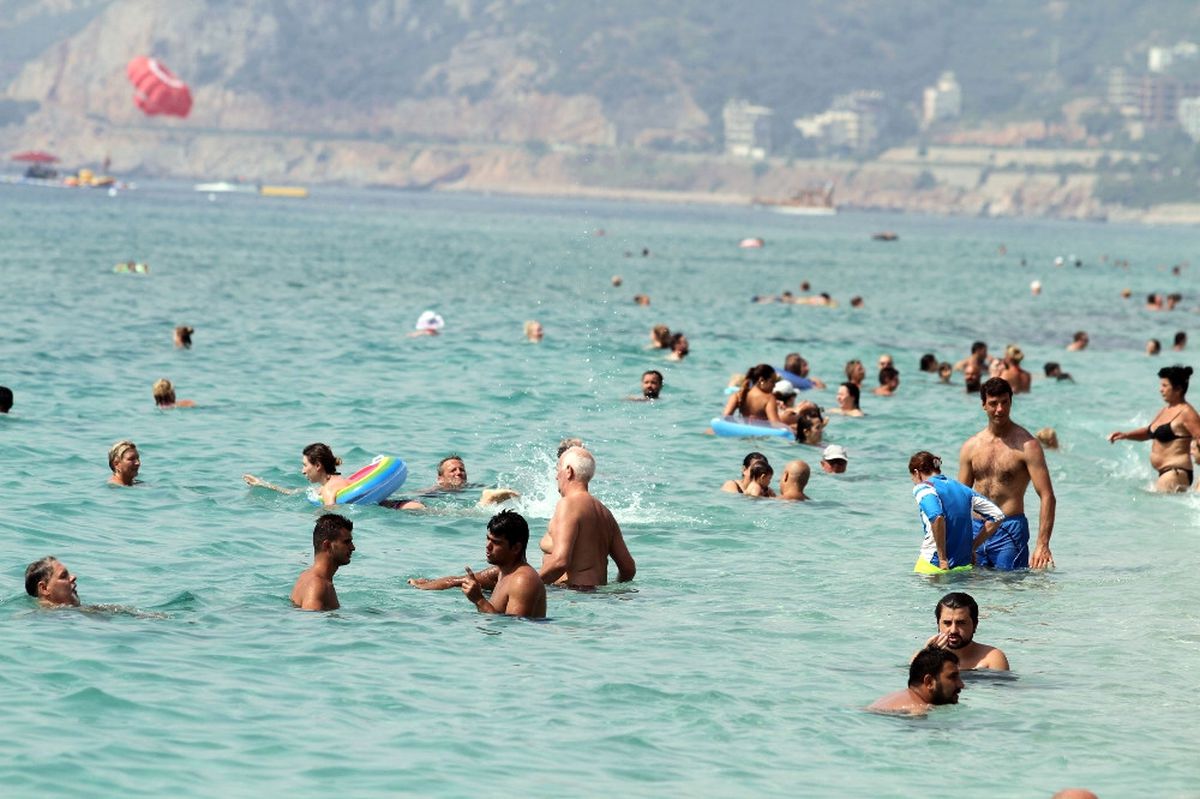 Plajlar Turistlere Kaldı