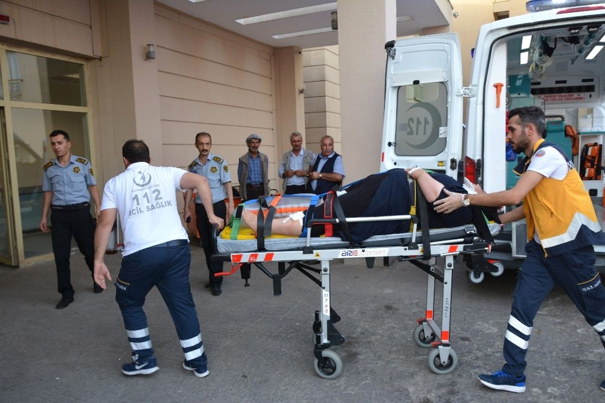 Şanlıurfa\'da Minibüs Devrildi: 5 Yaralı