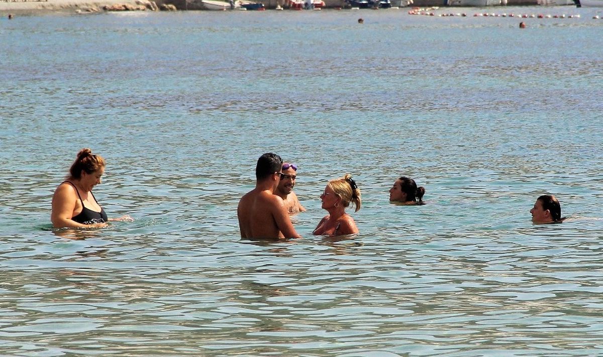 Sıcak Hava Bodrum\'u Vurdu