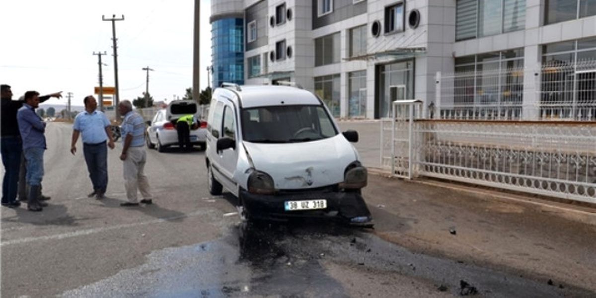 Sivas\'ta Trafik Kazası: 6 Yaralı
