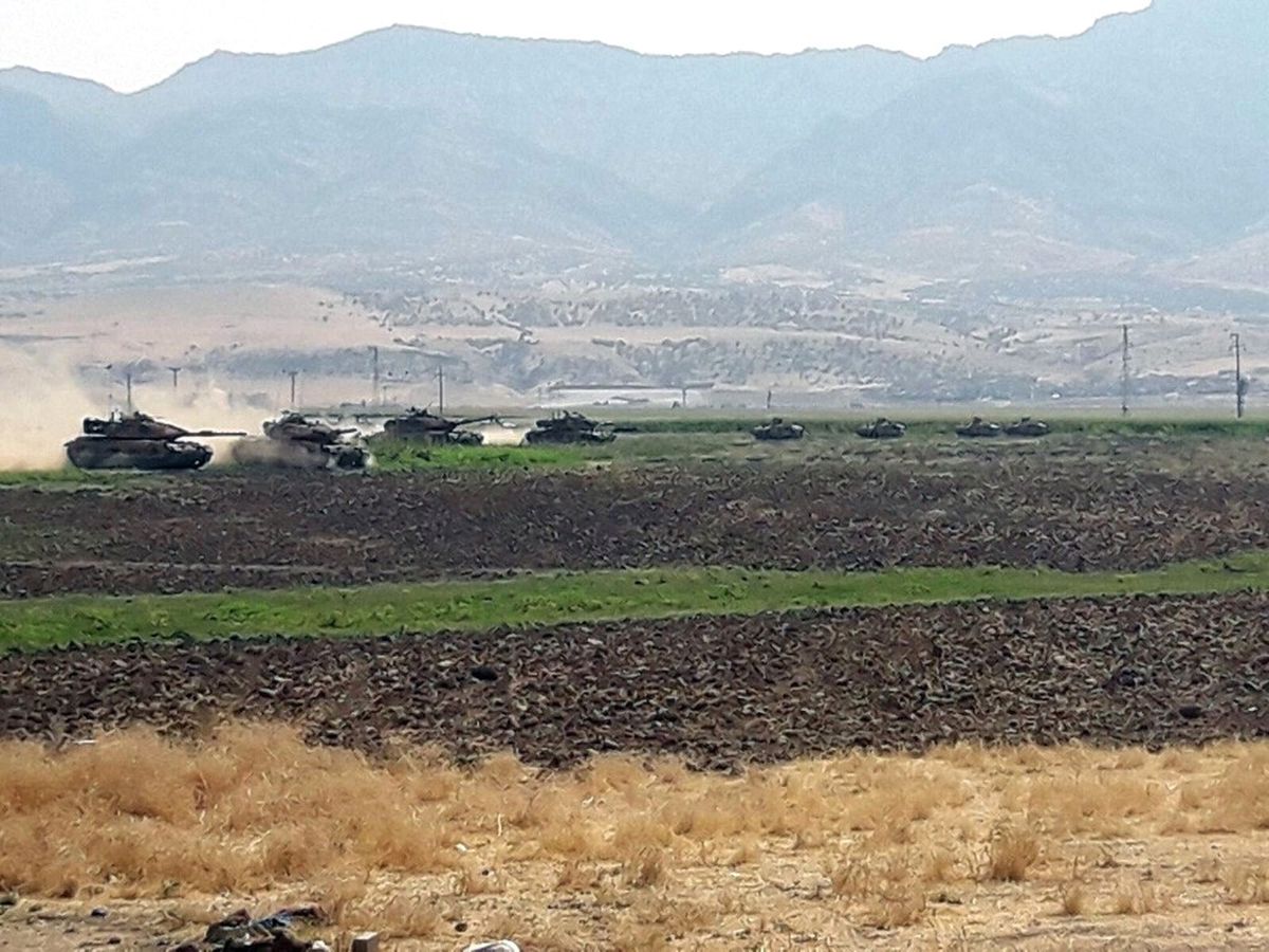 TSK Sınırdaki Tatbikat ile İlgili Fotoğrafları Paylaştı