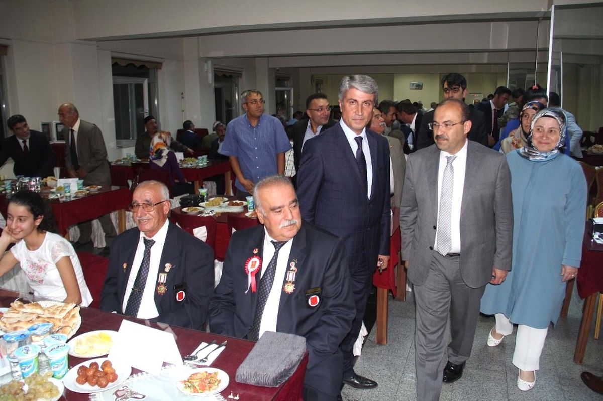 Vali Ustaoğlu Gazilerle Bir Araya Geldi