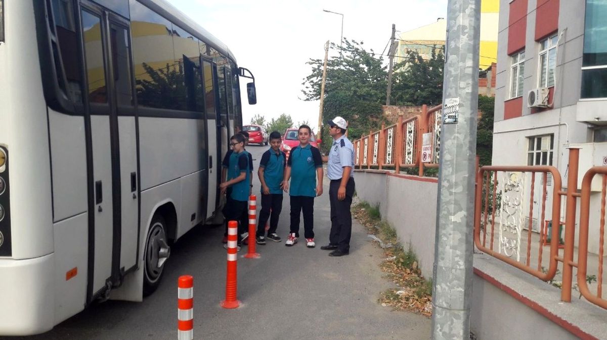 Zabıta Öğrenci Servislerini Denetliyor