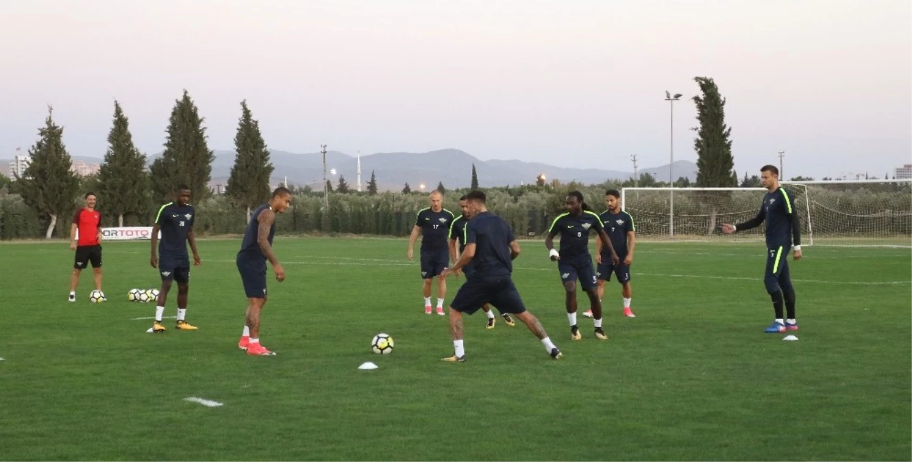 Akhisarspor\'da, A. Konyaspor Maçı Hazırlıkları Tamamlandı