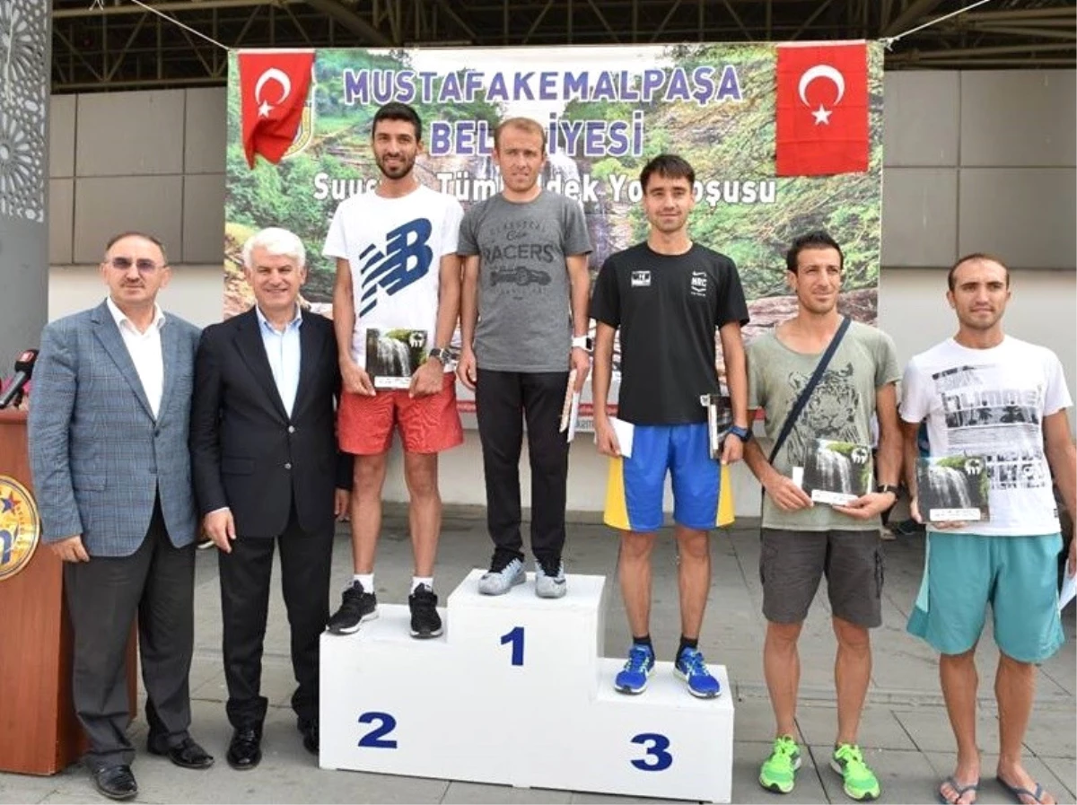 Atletler Mustafakemalpaşa\'da Koştu