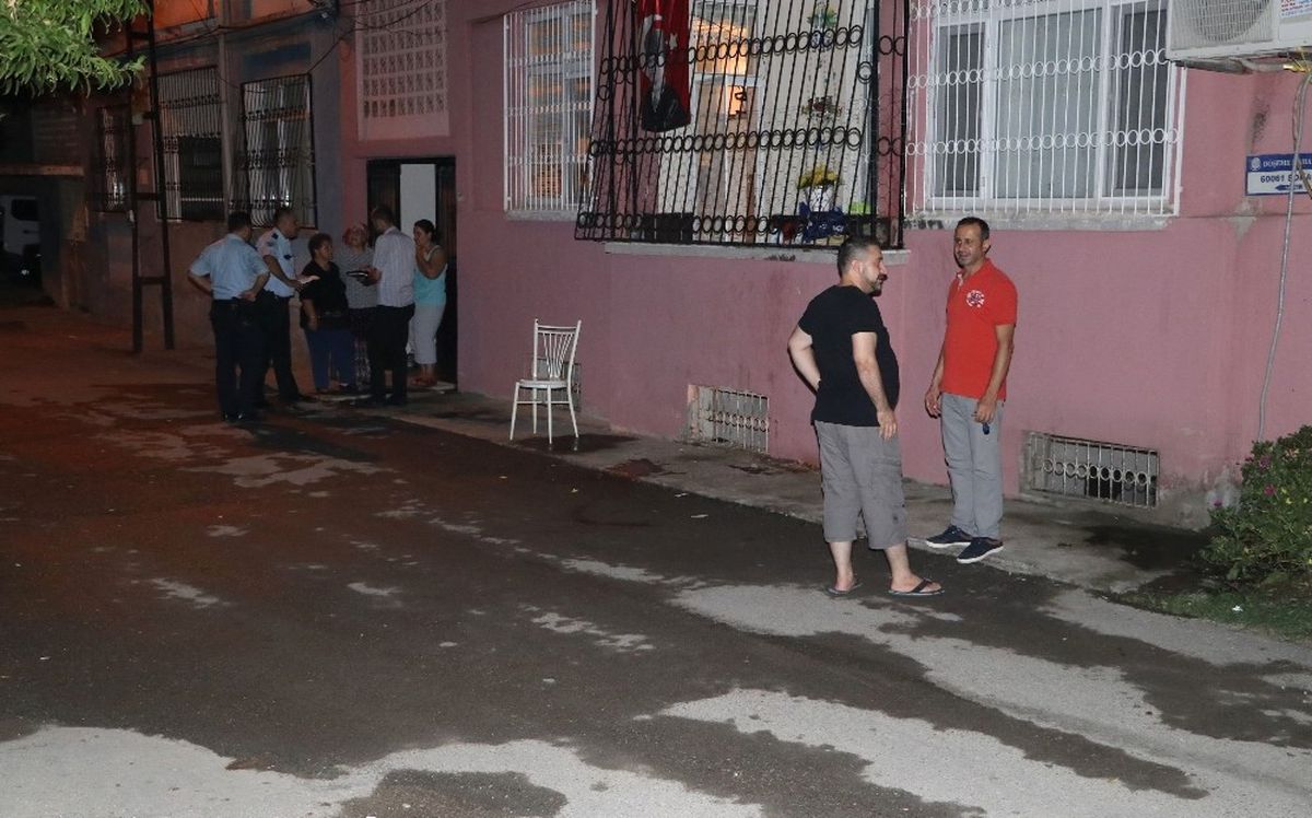 Balkonda Oturan Yaşlı Adamın Suratına Kezzap Döküm Kaçtılar