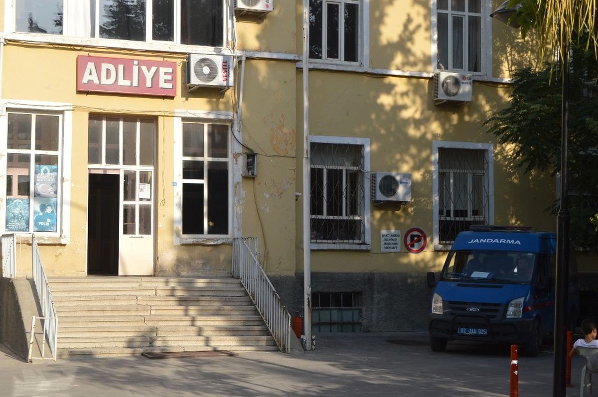 Besni\'de Yol Uygulamasında Uyuşturucu Ele Geçirildi