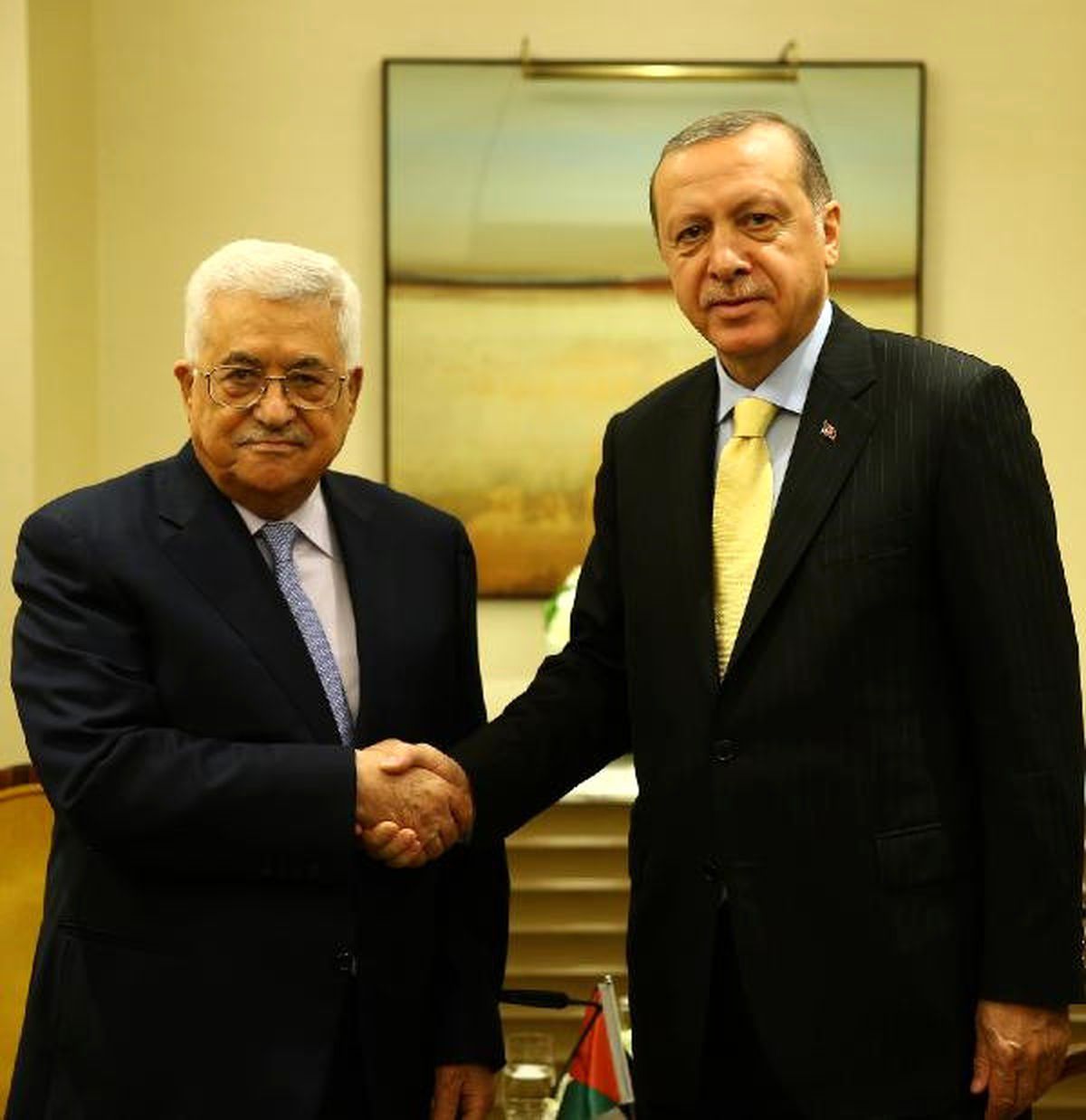 Cumhurbaşkanı Erdoğan, Filistin Devlet Başkanı Abbas ile Görüştü