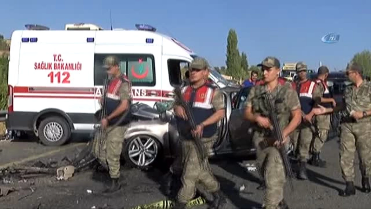 Elazığ\'da Feci Kaza : 3 Ölü 1 Yaralı