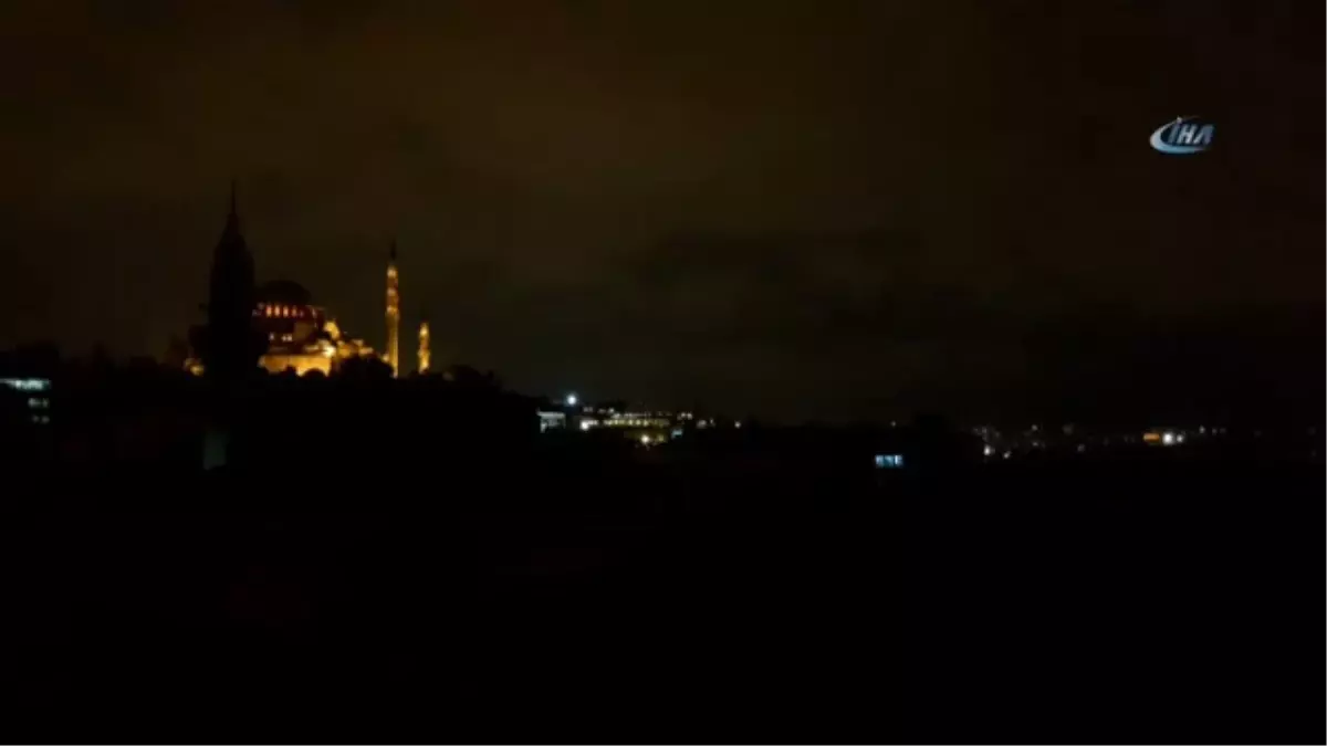 İstanbul\'da Yer Yer Yağmur Etkili Oluyor