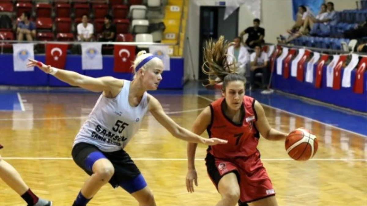 Kadınlar Özgecan Basketbol Turnuvası