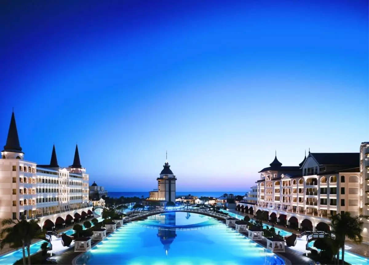 Mardan Palace Hotel, İnternet Sitesinden Oda Satışlarını Durdurdu