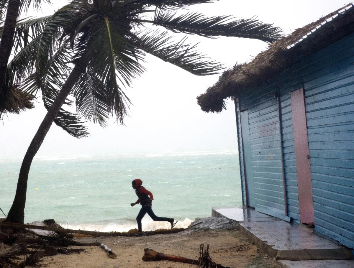 Maria Kasırgası Dominik Cumhuriyeti\'ne Ulaştı