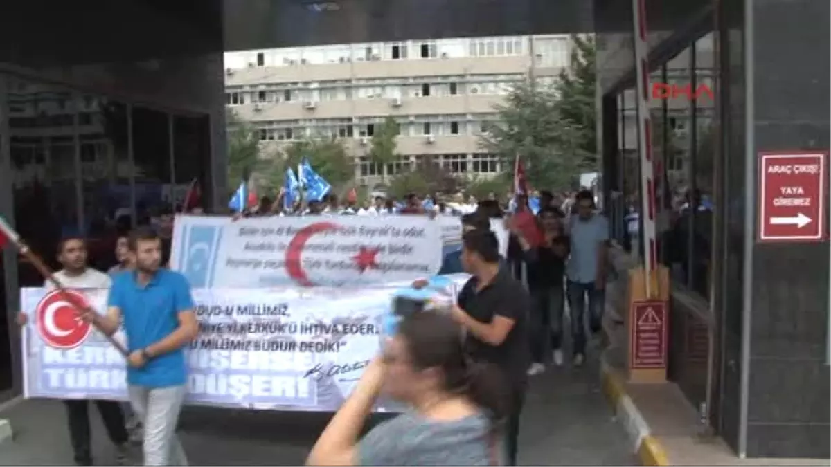 Marmara Üniversitesi\'nde "Referandum" Protestosu