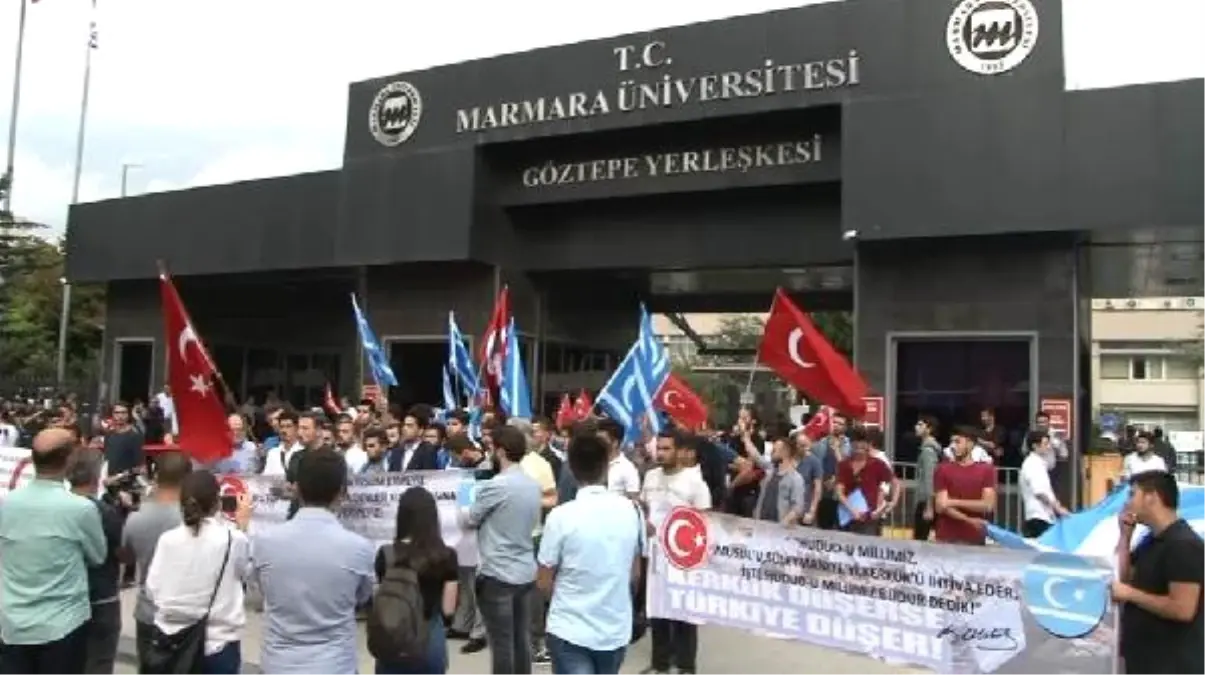 Marmara Üniversitesi\'nde "Referandum" Protestosu