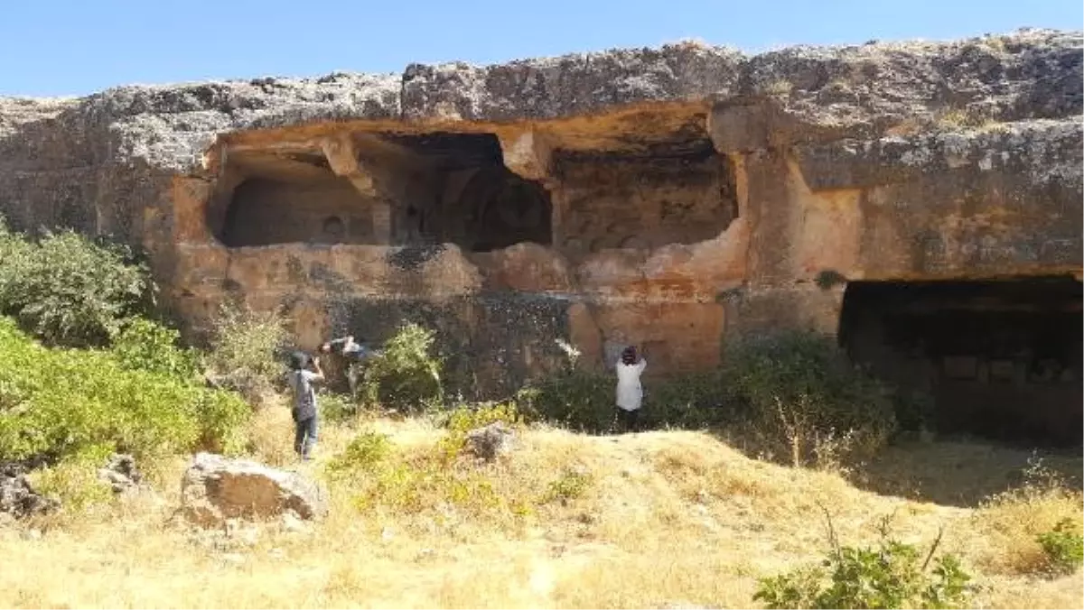 Midyat\'ta 1300 Yıllık Tarihi Kaya Manastırı, Keşfedilmeyi Bekliyor