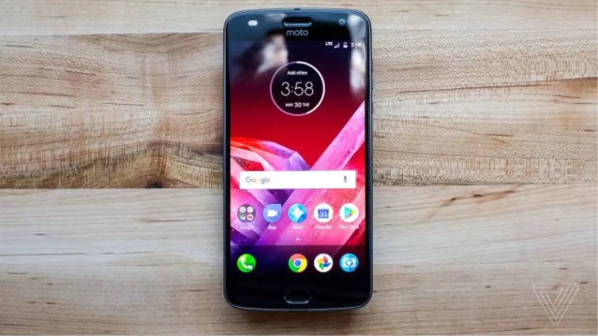 Moto Z2 Play ve Yeni Moto Modları Tanıtıldı, Moto Z2 Play 2299tl