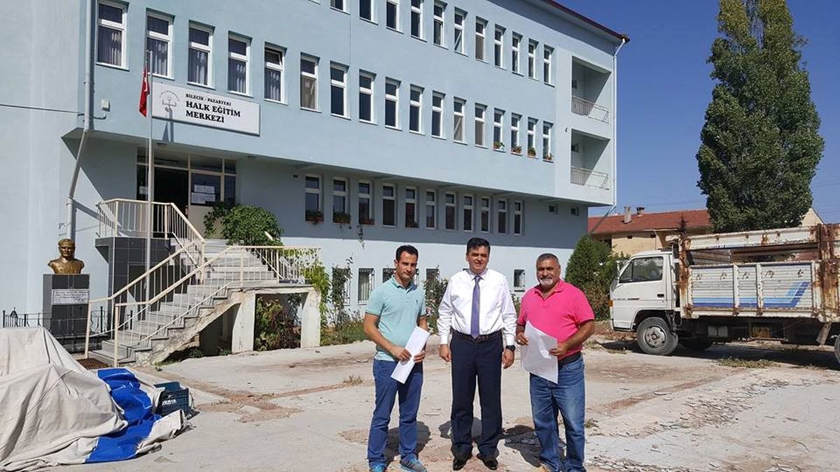 Pazaryeri\'nde Halk Eğitim Merkezi Çevre Düzenleme Çalışmaları Başladı