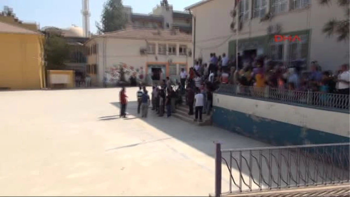 Şanlıurfa\'da Okulda Suriyeli Gerginliği