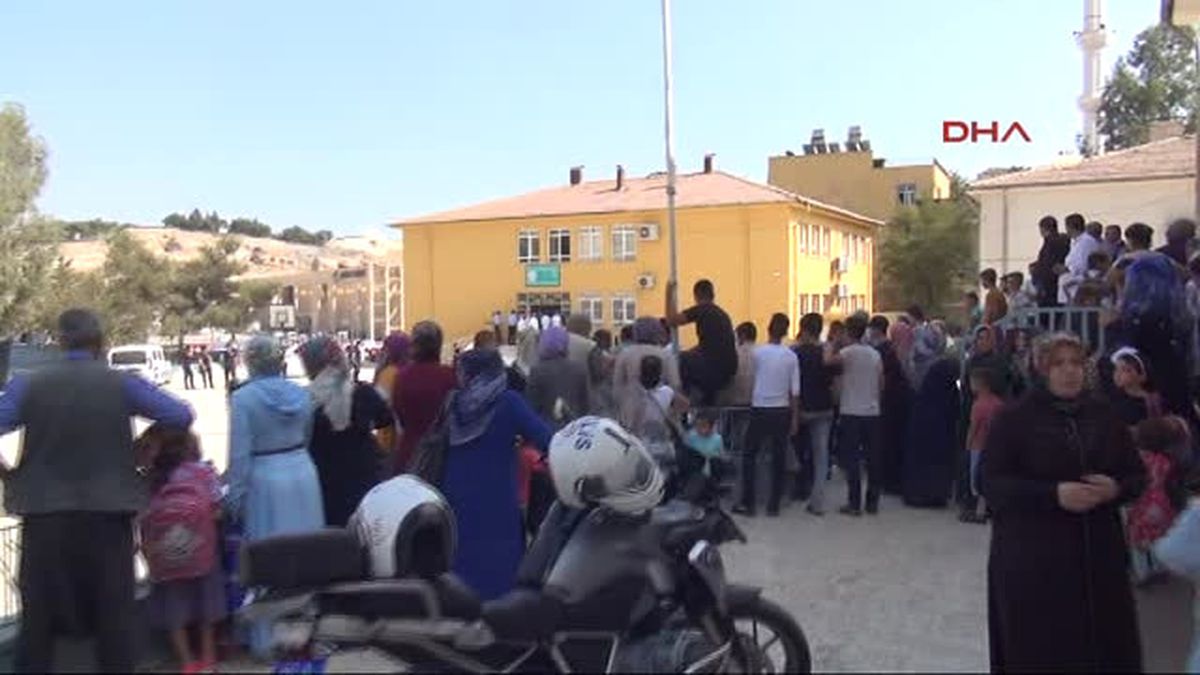 Şanlıurfa\'da Okulda Suriyeli Gerginliği