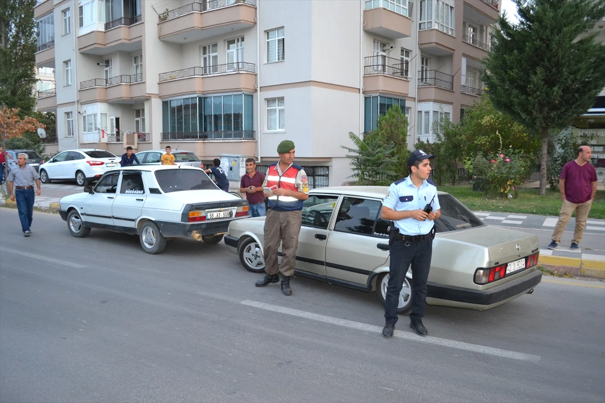 Aksaray\'da Polis ve Jandarmadan Trafik Denetimi