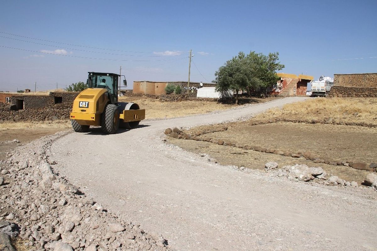 Bağlar Belediyesinin Yol Çalışmaları Devam Ediyor
