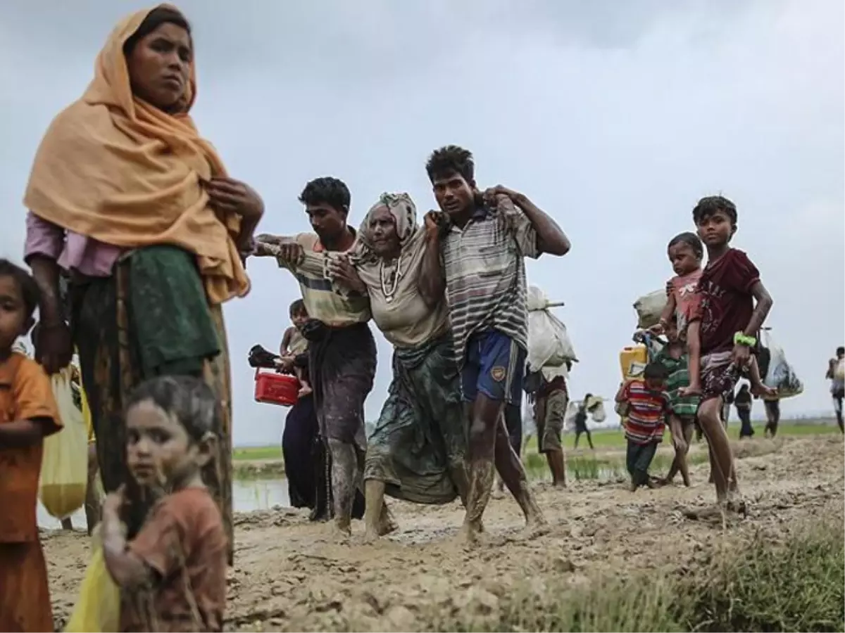 Bangladeş\'e Sığınan Arakanlı Müslümanların Sayısı 429 Bine Yükseldi