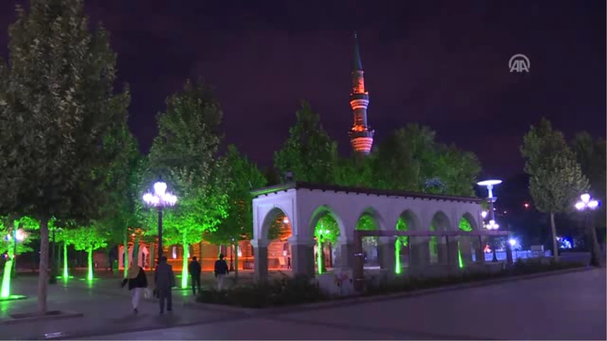 Diyanet İşleri Başkanı Erbaş, Hacı Bayram Camisi\'nde Sabah Namazı Kıldırdı