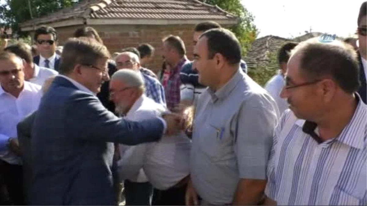 Eski Başbakan Davutoğlu\'na Eşinin Köyünde Yoğun İlgi