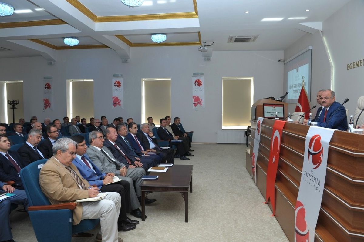 İdare Şube Başkanları Toplantısı\' Vali Çakacak Başkanlığında Yapıldı