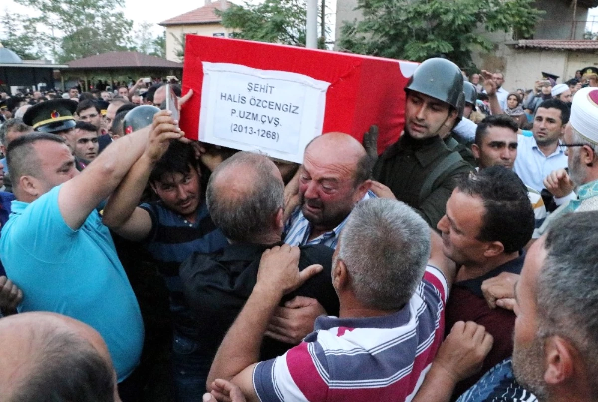 Konya Şehidi Halis Özcengiz Toprağa Verildi