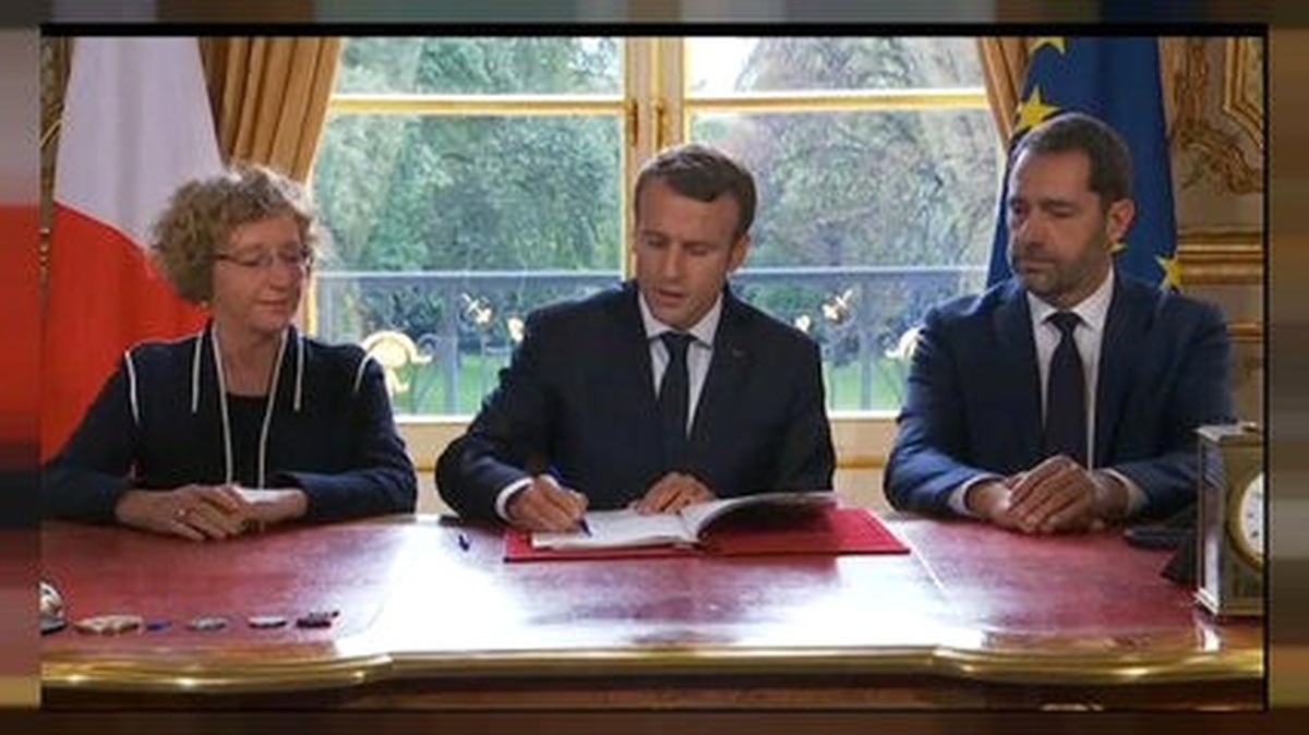 Macron Tartışmalı Çalışma Yasası Reformu\'nu Onayladı