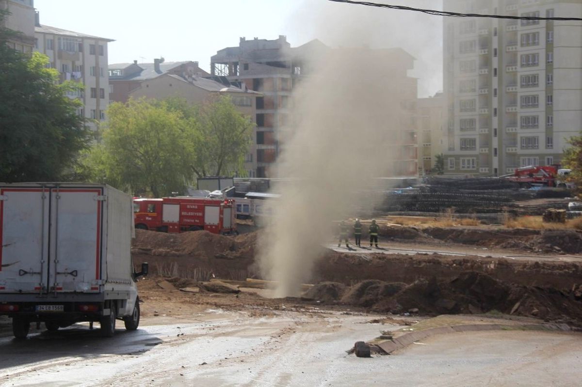 Patlayan Doğalgaz Hattı Paniğe Neden Oldu