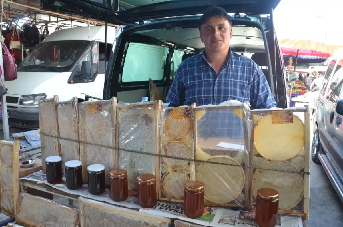 Sezonun İlk Balları Tezgahlarda