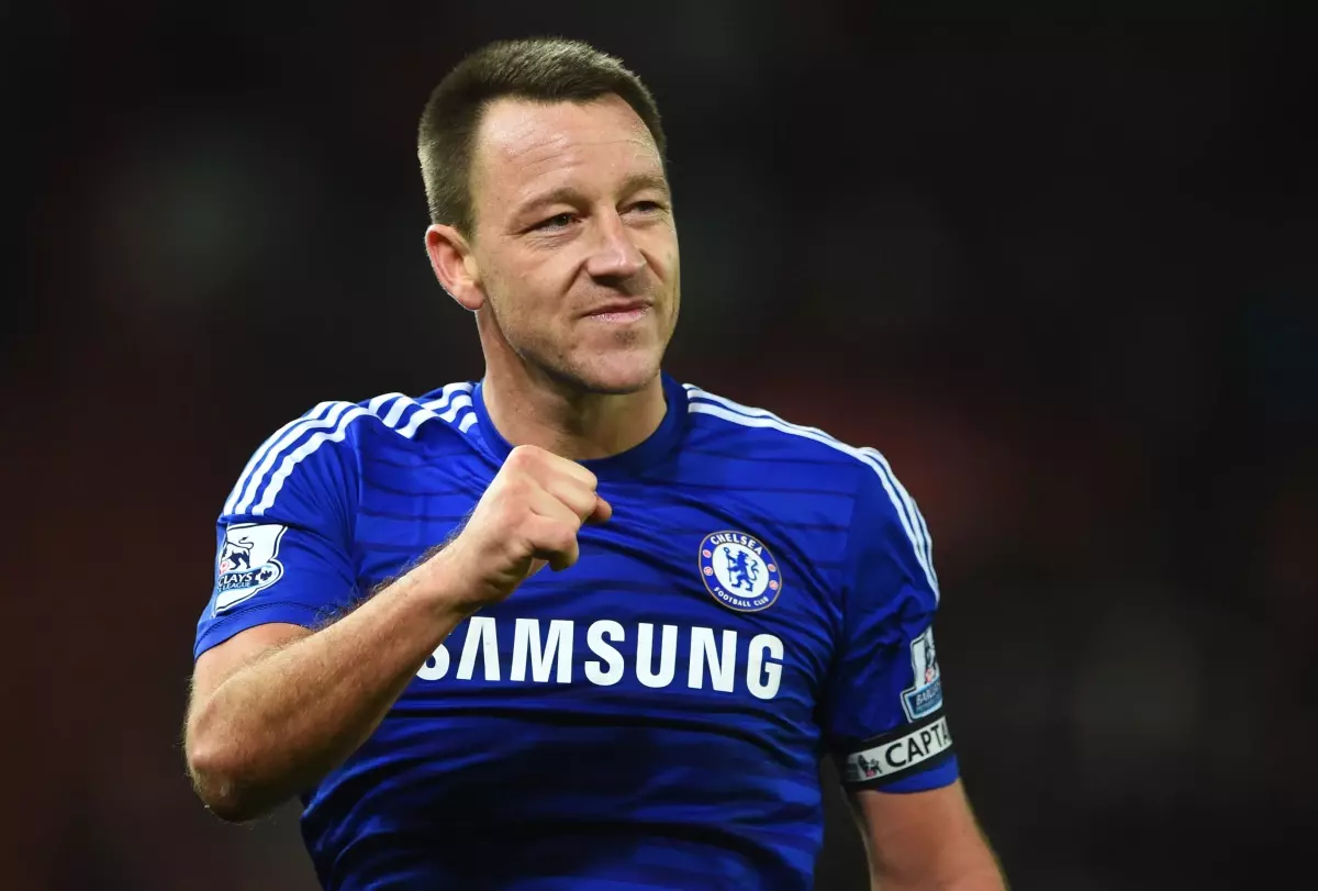 Sigaradan Nefret Eden İngiliz Futbolcu John Terry\'nin Fotoğrafı Sigara Paketinde Kullanıldı