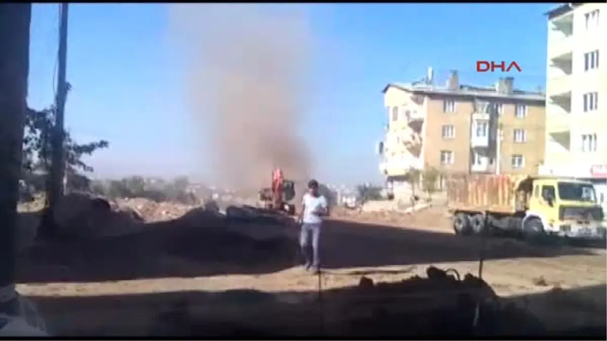 Sivas İş Makinesinin Deldiği Doğalgaz Borusu Korku Saçtı