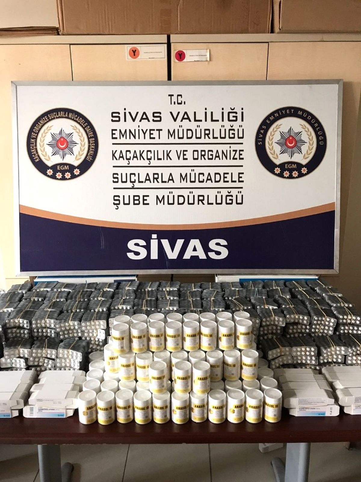Sivas\'ta Yasaklanmış Cinsel Uyarıcı Hap Ele Geçirildi