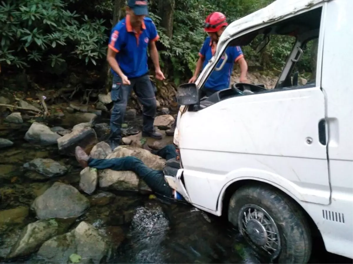 Trabzon\'da Trafik Kazası: 1 Ölü, 3 Yaralı