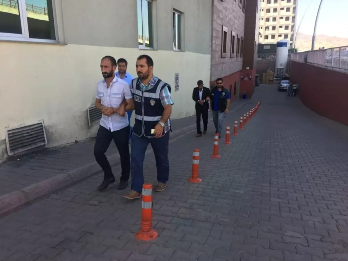 Uyuşturucu Operasyonunda Gözaltına Alınan 3 Zanlı Adliyeye Sevk Edildi
