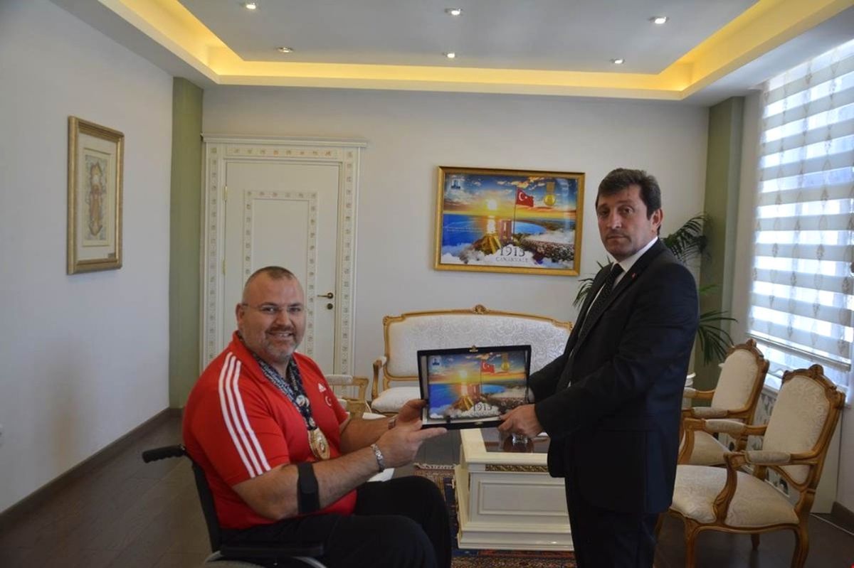 Vali Orhan Avlı, Başarılı Milli Sporcuyu Tebrik Etti