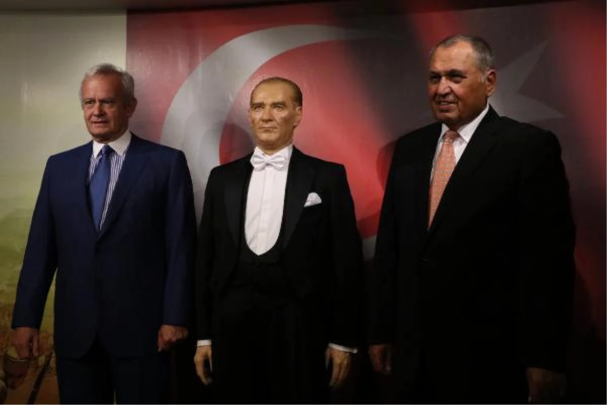 Yılmaz Büyükerşen Balmumu Heykeller Müzesi İstanbul\'da Açıldı