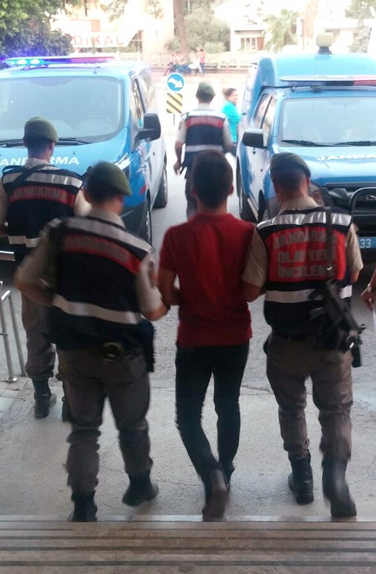 Anamur\'da 6 Ayrı Suçtan Aranan Şahıs Yakalandı