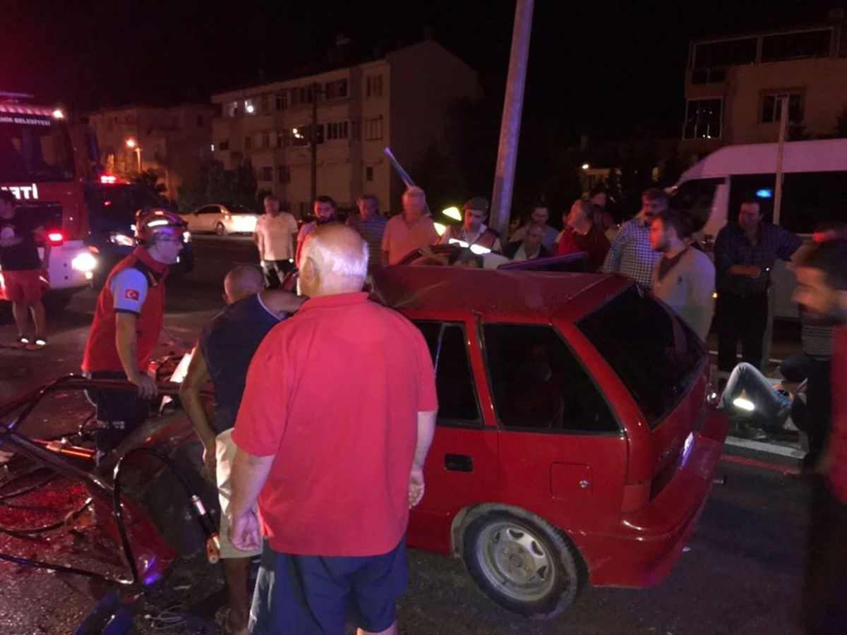 Balıkesir\'de Trafik Kazası 5 Yaralı